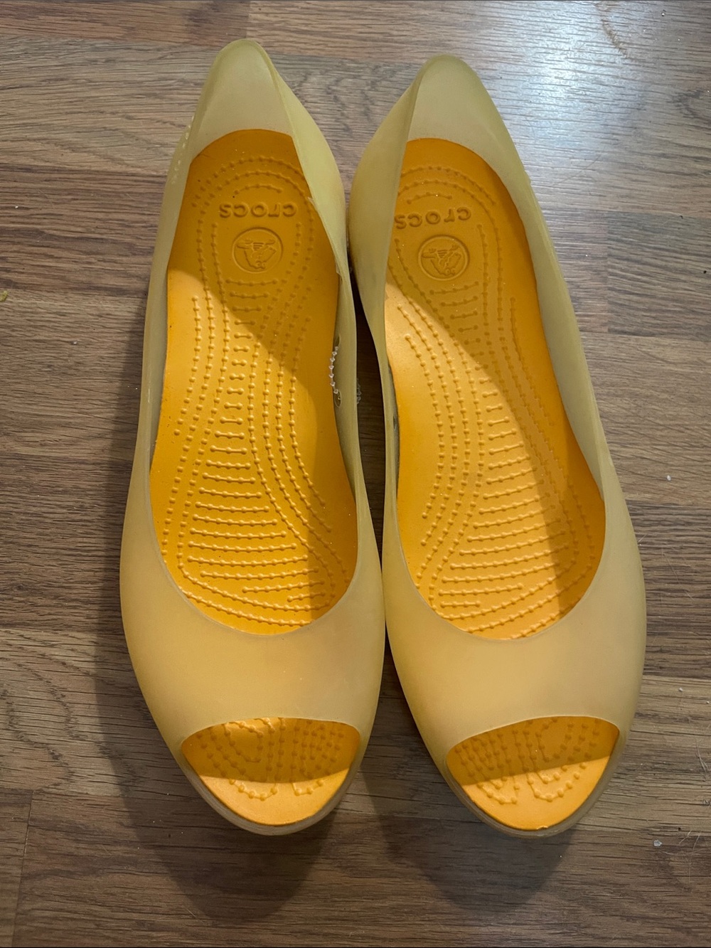 CROCS Carlie Women's Yellow Peep-Toe Ballet Flats Sz 10.5, nwot